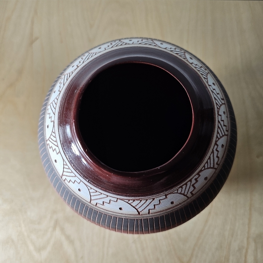 Vintage Navajo Flora Etched Pottery - Picture 8 of 10